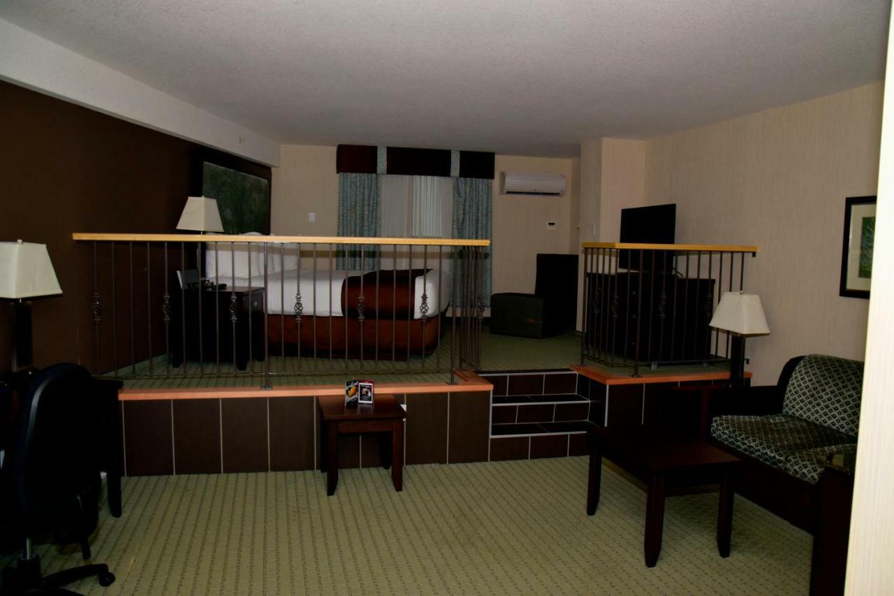Coast Lethbridge Hotel & Conference Centre Exterior foto