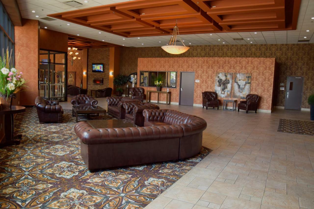 Coast Lethbridge Hotel & Conference Centre Exterior foto